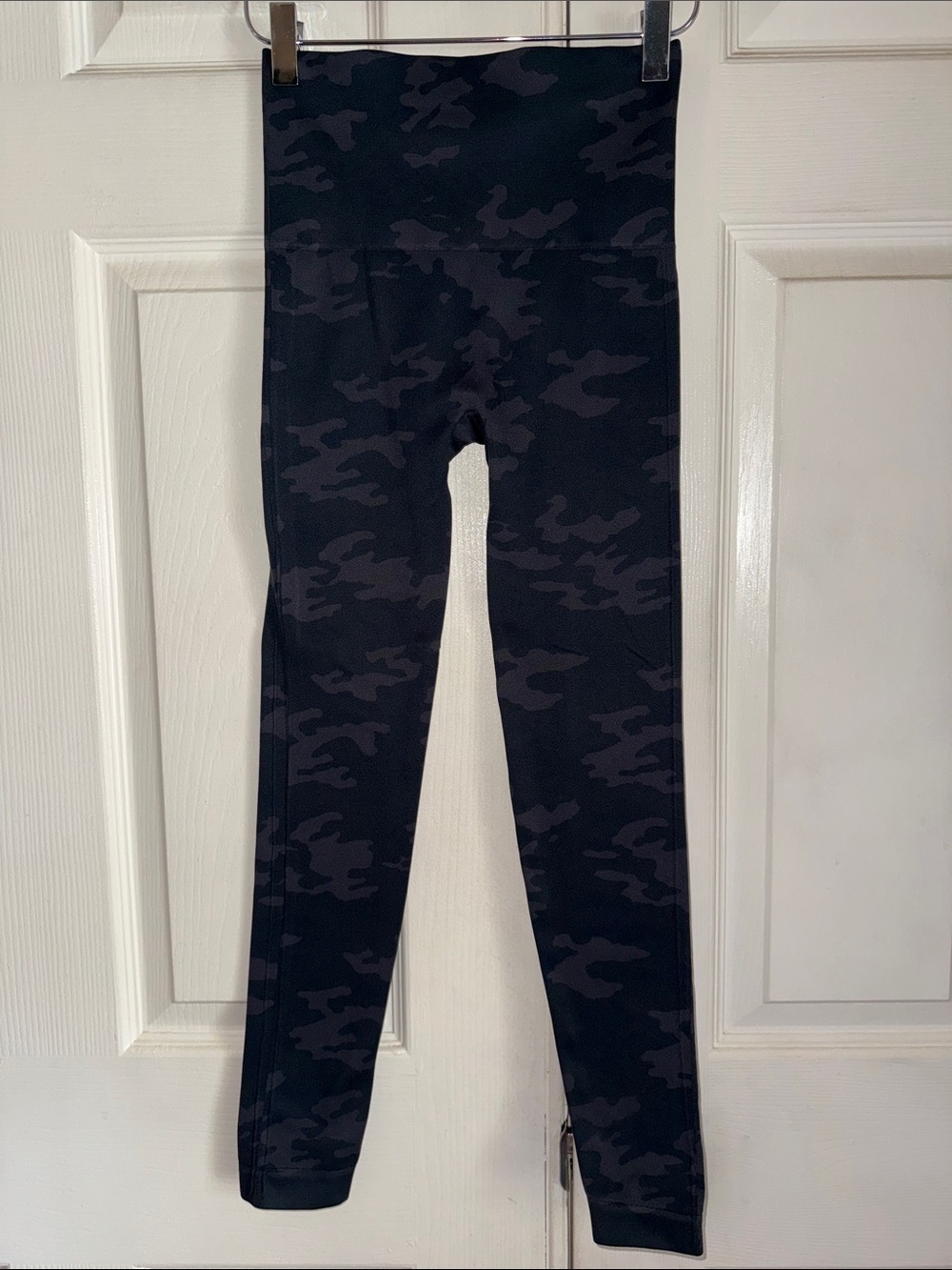 SPANX Black And Gray Camo Leggings